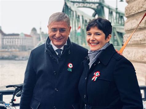 A pénteki bejelentés után a kormányközeli sajtó többször cikkezett gyurcsány ferenc feleségéről. Kanadai Magyar Hírlap - Dobrev Klára tetemre hívja a ...
