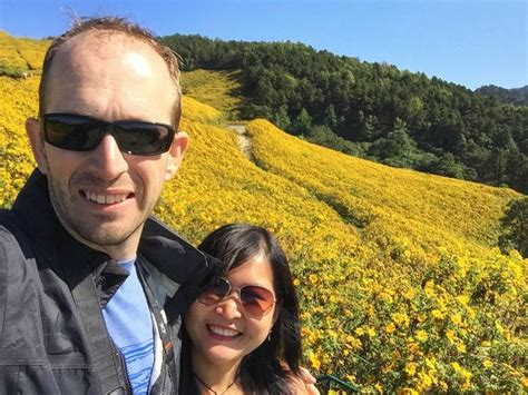 Setiap november, doi mae u, daerah pegunungan di utara thailand, akan menjelma menjadi lautan kuning di mana bunga matahari liar (dok bua tong) mulai bermekaran. Festival Bunga Matahari di Mae Hong Son, Thailand ...