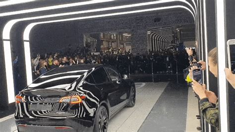 Elon Musk Keeps Tesla Tradition Alive By Dancing During Giga Berlins