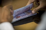 Malaysians borrow more from abroad as risk rises, ringgit falls ...