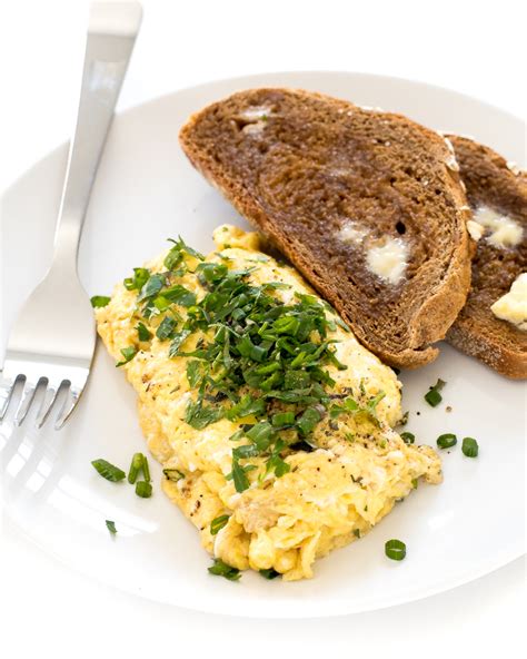 Quick And Easy Herb Scrambled Eggs Chef Savvy