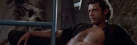Jurassic Park Jeff Goldblum Recreates Iconic Shirtless Scene