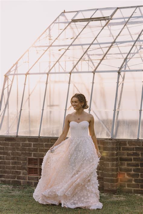 105919 Whimsical Alice In Wonderland Wedding Inspiration Photographed By Kristie Carrick