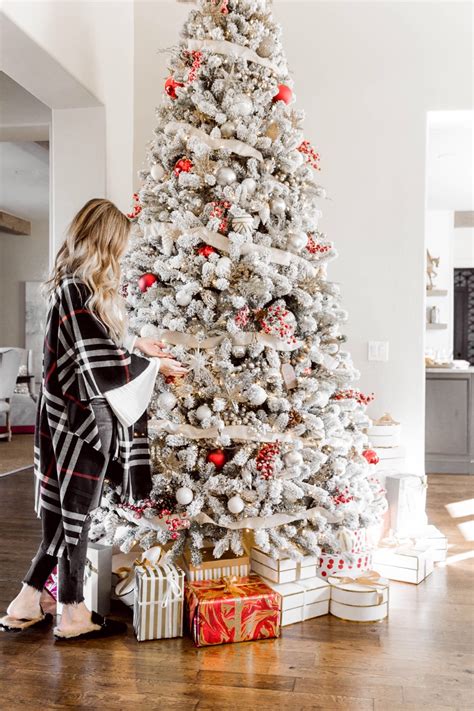 How To Decorate A Flocked Christmas Tree 5 Things You Need To Know