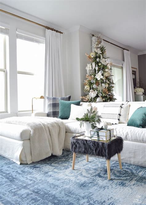 Sometimes the smallest touch makes the biggest impact. Glam Christmas Living Room Tour + Tips for Easy Holiday Decorating | Christmas living rooms ...