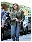 Popoholic Blog Archive Chloe Grace Moretz Shows Off Her Sexy Babe Legs In Skin Tight Jeans
