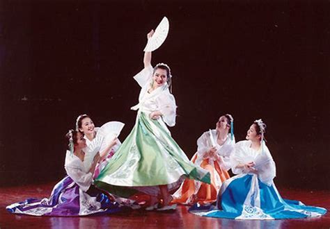 bayanihan philippine dance troupe philippines culture filipino culture folk dance