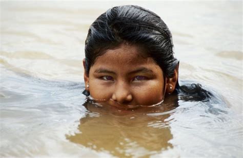 Indigenous Girl 2 Amazon Jungle Peru Tambopata River 2000 Mike Beedell Photo Hr Museo De