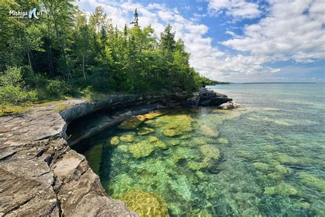 Crystal Clear Waters Of Lake Superior In Upper Michigan Michigan Nature