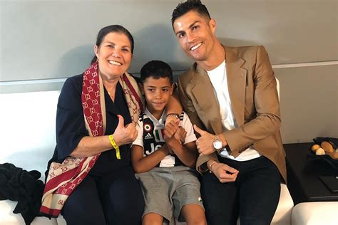 Fan club for cristiano ronaldo jr. Orgulhoso, Cristiano Ronaldo exibe gols do filho na ...