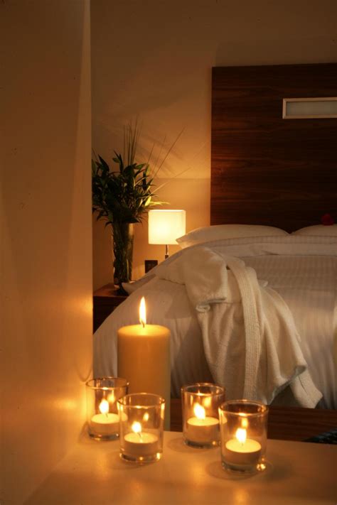 صور غرف نوم رومانسية بالشموع المرسال