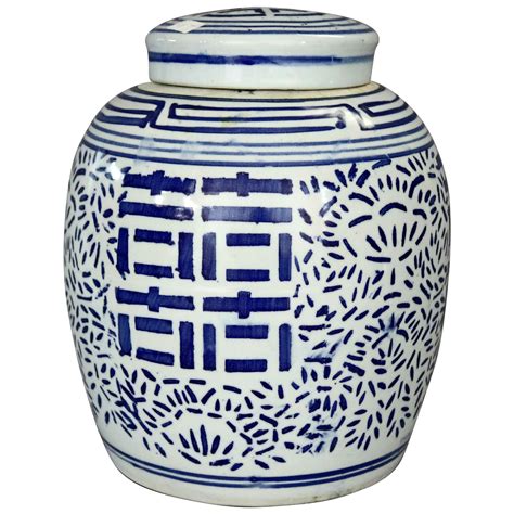 Chinese Porcelain Ginger Jar With Lid Vase Peacocks Asin Satsuma Oriental Vintage Hand