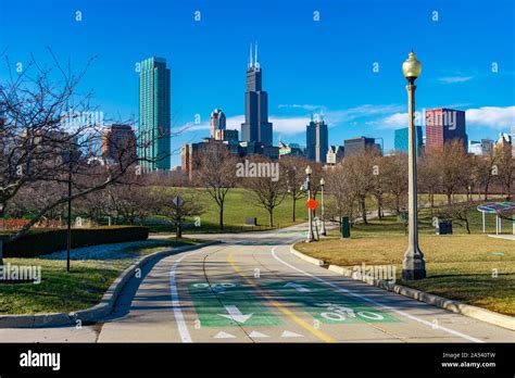 Chicago Lakefront Trail With Skyline Stock Photo Alamy