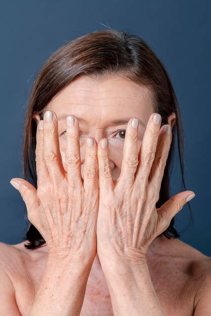 Premium Photo Close Up Of A Senior Woman With Aging Hands