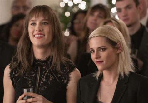 Watch The Trailer For Kristen Stewarts Festive Lesbian Rom Com
