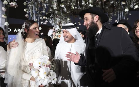 Chabad Couple Holds Uaes Largest Jewish Wedding On Abraham Accords