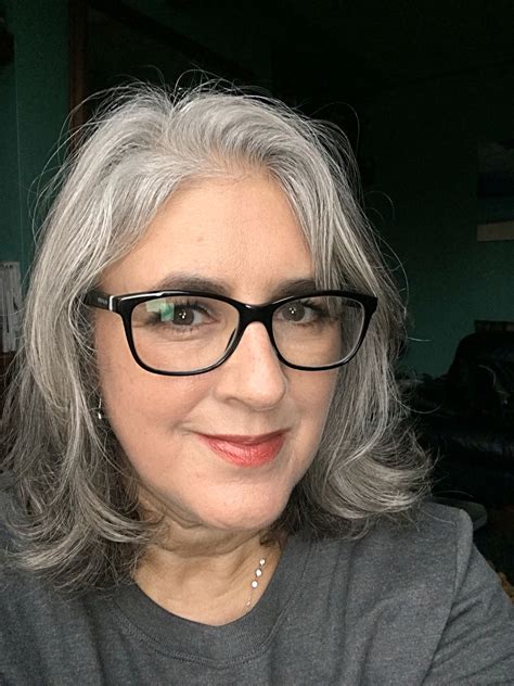 Pin By Rahmanilachkar On Silver Grey Hair And Glasses Ageless Hair Grey Hair Inspiration