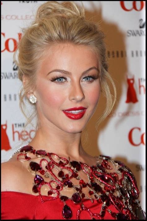 Choosing your prom dress is one of the most important decisions during prom, but choosing the right hairstyle can make a huge difference on prom night. 6 New hair style trend get ferfect | Turkish and pakistani