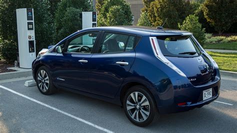 2016 Nissan Leaf Offers 107 Mile Range With 30 Kwh Battery Leaf S