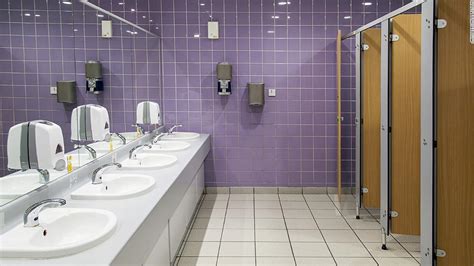 Public Restrooms What You Need To Know About Using Them Safely Amid The Pandemic Cnn