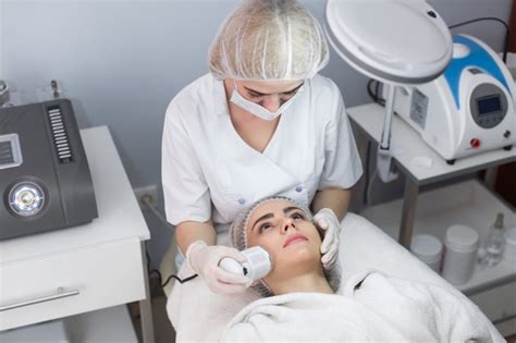 La Cosmetología Y El Uso De Corriente Galvánica Para Tratamientos
