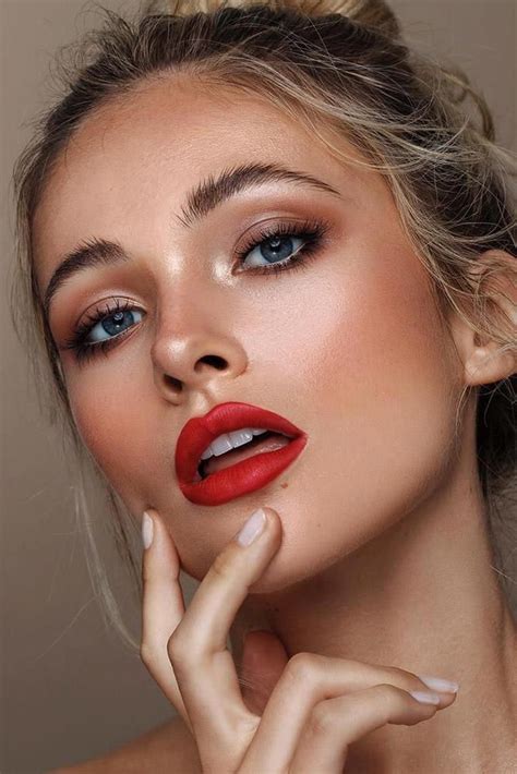 Wedding Makeup 2019 Natural With Bright Red Lips Vivismakeup Eyemakeupcat In 2020 Red Lips