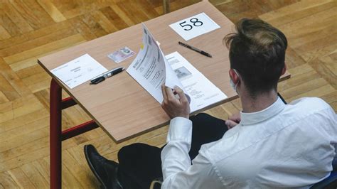 Według tego, co mówił minister przemysław czarnek, wydaje się on wręcz niemożliwy. Matura 2021. Duda podał termin. Zapowiedział też powrót do ...