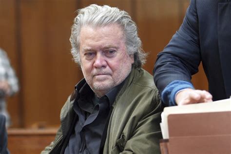 Steve Bannon Ordered To Pay His Lawyers Almost 500000 In Fees