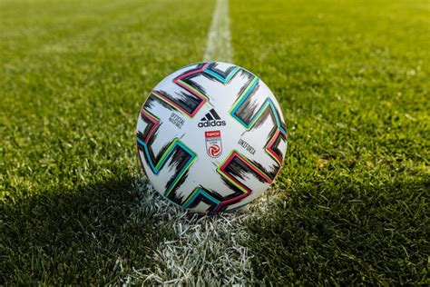 Please click on the ball to see details. Bundesliga stellt neuen Ball vor - Sky Sport Austria