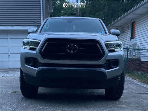 2021 Toyota Tacoma With 16x8 Xd Xd127 And 26575r16 Hankook Dynapro At