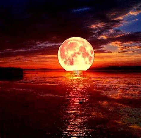 Red Moon With Images Beautiful Moon Images Moon Clouds Moon Pictures