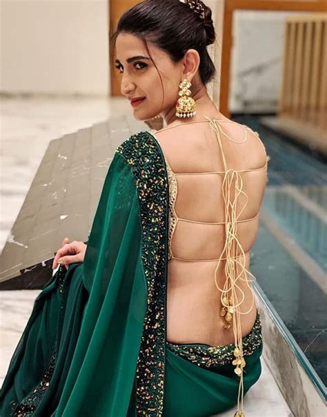 13 Gorgeous Backless Blouse Designs That’ll Spice Up 2021 Bewakoof Blog