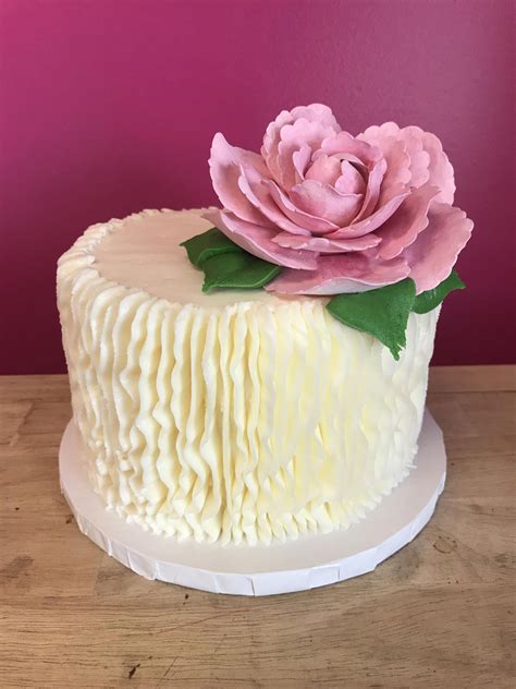 Vertical Buttercream Ruffle Peony Cake Cakedecoratingdesigns Creative