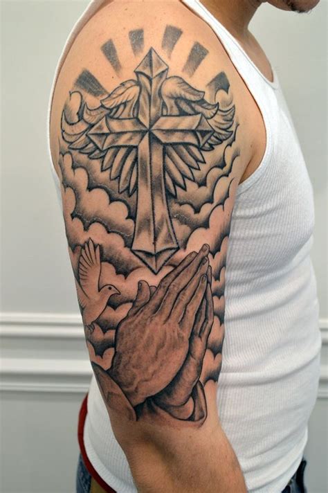 The elements used alongside the tattoo should help in enhancing the actual emotions expressed through the tattoo. Tatuajes de cruz, diseños, ideas, imágenes y significados