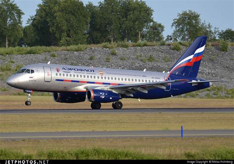 Ra 89010 Sukhoi Superjet 100 95b Aeroflot Niklas Holmberg Jetphotos