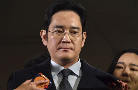 South Korean Court Approves Arrest Of Billionaire Samsung Heir Cbs News