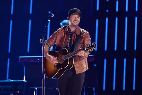 Luke Bryan Duets With His Country Idol During Impromptu Performance VIDEO Music Times