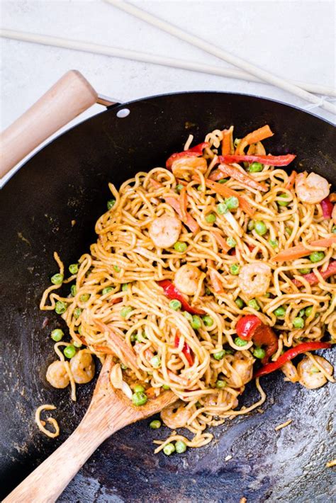 Make it a little thicker and it's a perfect dip for spring rolls, or to top asian or vietnamese chicken noodle bowls. Thai Peanut Sauce Noodles with Shrimp | Recipe | Peanut ...