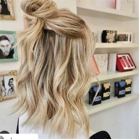 14 Brilliant Rainy Day Hairstyles That Will Help You Survive Spring