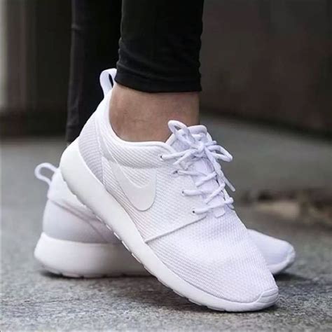 Nike Kids All White Roshe Runs White Nike Roshe White Nikes Nike