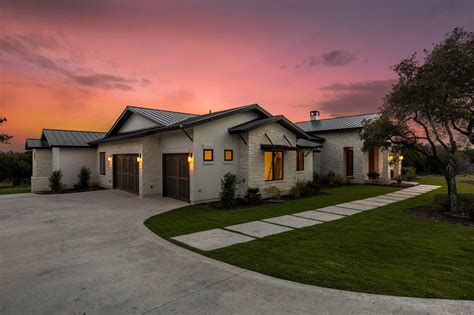 Austins Premier Luxury Home Builder • Hill Country Contemporary 1 • Nalle