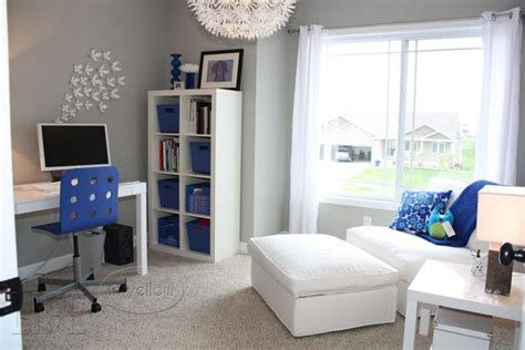 Garden furniture, trees, flowers, swimming pools, greenhouses, fences, etc. 20 Trendy Office Decorating Ideas