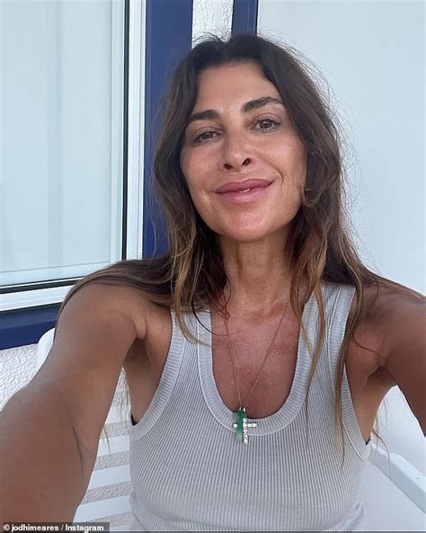 52 year old jodhi meares stuns with ageless beauty in recent selfie you look the same as you