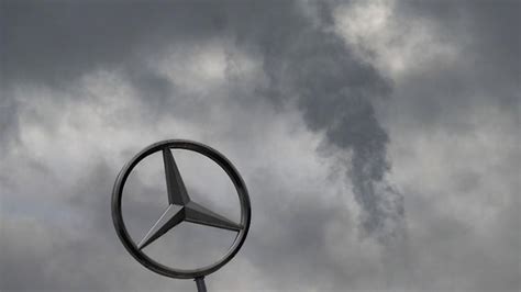 Nach Vorw Rfen Der Umwelthilfe Kraftfahrt Bundesamt Entlastet Daimler