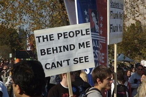 33 funny protest signs that show words always win