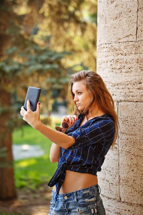 252 Beautiful Girl Taking Selfie Mirror Photos Free And Royalty Free