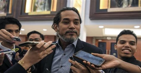 Proses ini berterusan sehingga penjajahan british di tanah melayu. COVID-19: Malaysia Siapkan Aplikasi Telefon Pintar Kesan ...