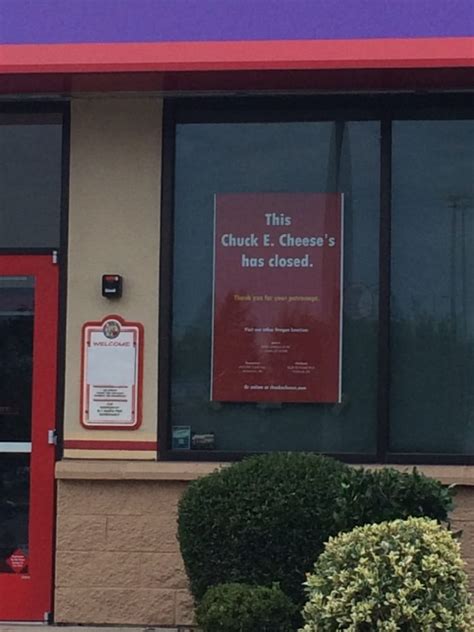 Chuck E Cheeses Closed 23 Photos Pizza 3000 Gateway St