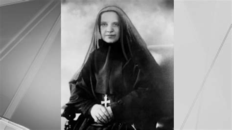 cuomo unveils mother cabrini statue in nyc on columbus day nbc new york