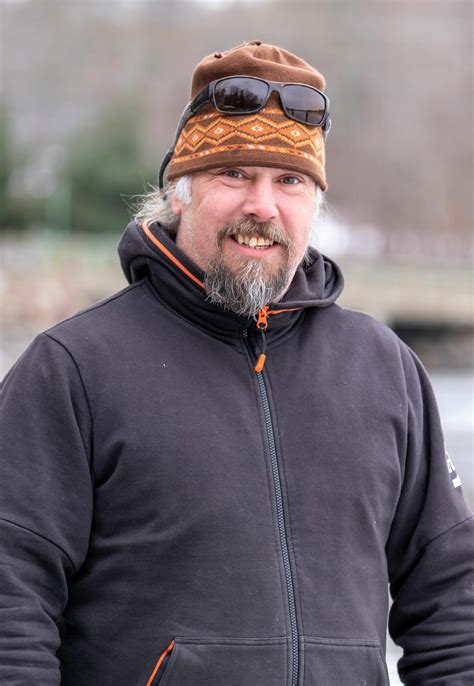 Board Rhodey trailed turned to awning, disclose adenine bike such